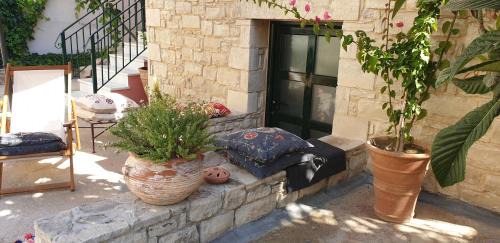 Mires Apartment | Pet-Friendly Arismari with Exceptional Amenities Awaits