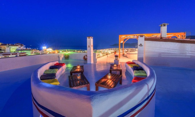 Sarti Apartment | Discover Aristea Studios: Guest Rated 10/10 with Ocean Views