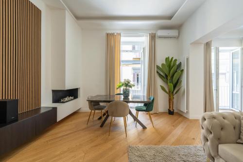Chiaia Apartment | Outstanding ARISTOCRAT CHIAIA Bridge - Family Friendly Stay