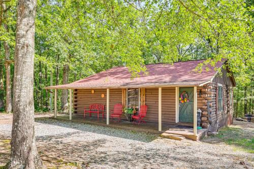 Murfreesboro House | Inviting Log Cabin Rental Near Lake Greeson for Families
