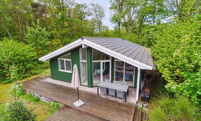Bedegaard House | Cozy Arkil: Oceanfront Retreat Just 150m from the Sea