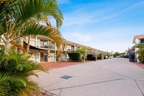 Torquay Apartment | Relax at Arlia Sands Apartments - Oceanfront Family Retreat