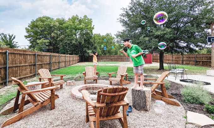 Central Arlington House | Pet-Friendly Arlington Home Near AT&T Stadium & Six Flags