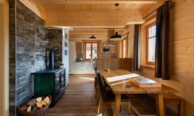 Bad Eisenkappel Apartment | Pet-Friendly Arlitscherhof Ferienwohnungen with Ocean Views