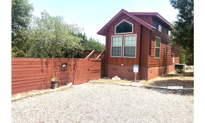 Austin Cabin | Cozy Armadillo Cabin with Pool & Ocean Views - Rated 9.4!