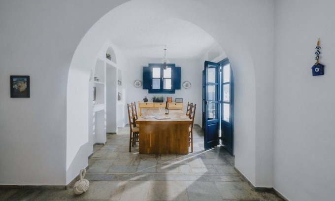 Oia House | Armeni Seaside Villa: Oceanfront Retreat with Private Boat