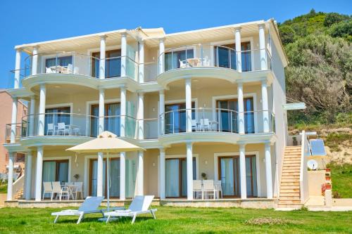 Afionas House | Beachfront Suites at Armikes with Ocean Views and Kids' Fun