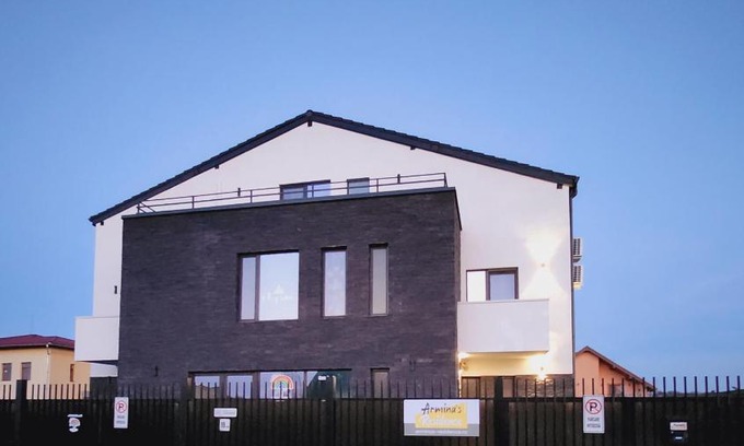Dumbravita Villa | Pet-Friendly Armina's Residence Villa - Guest Rated 9.7/10