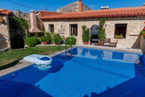 Pasalites Villa | Armonia Villa: Private Oasis with Oceanfront Bliss