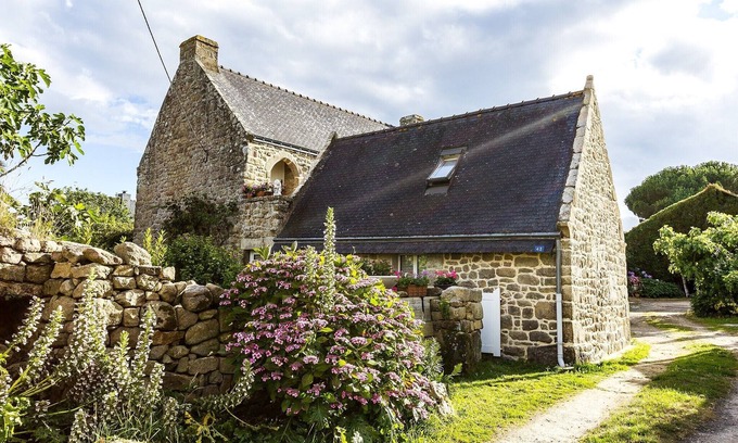 Carnac Cottage | Cozy Armor Apartment near Sandy Beaches with Ocean View