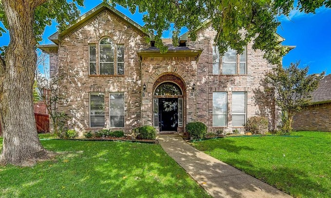 Rowlett House | Relax at Armstrong Garden: Family and Pet-Friendly Escape