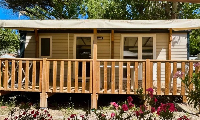 Villeneuve-les-Maguelone House | Discover Comfort at Campsite Domaine de l'Arnel Mobile Home