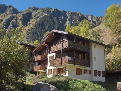 Blatten bei Naters Apartment | Relax at Arnika: Spa Retreat with Family-Friendly Amenities