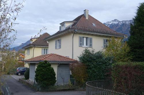 Central Interlaken Bed & Breakfast | Cozy ARNOLDS Bed & Breakfast with 9.2/10 Guest Rating