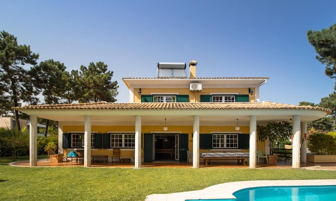 Charneca de Caparica e Sobreda Villa | Experience Aroeira Villa: Oceanfront Bliss with Golf Access