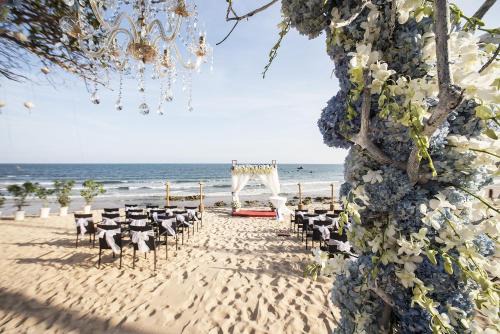 Phu Hai Beach Resort | Experience Aroma Beach Resort and Spa with Oceanfront Bliss