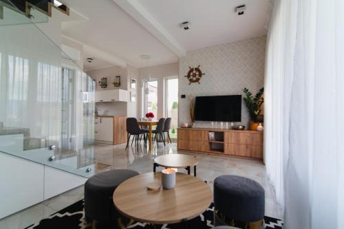 Debki House | Experience AROMA DĘBKI: Year-Round Family Retreat
