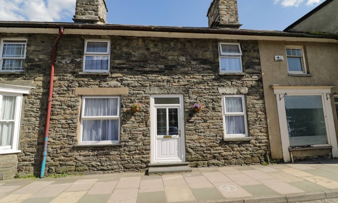 Bala Cottage | AROSFA: Pet-Friendly Holiday Cottage in Beautiful Bala