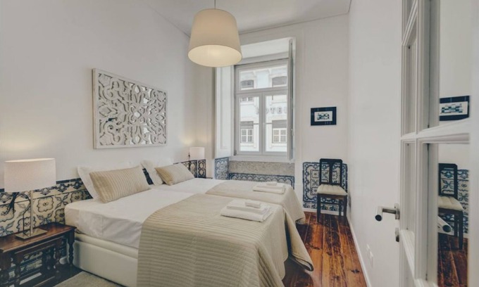 Chiado Apartment | Architectural Gem: Family-Friendly 3 Bedroom Apartment
