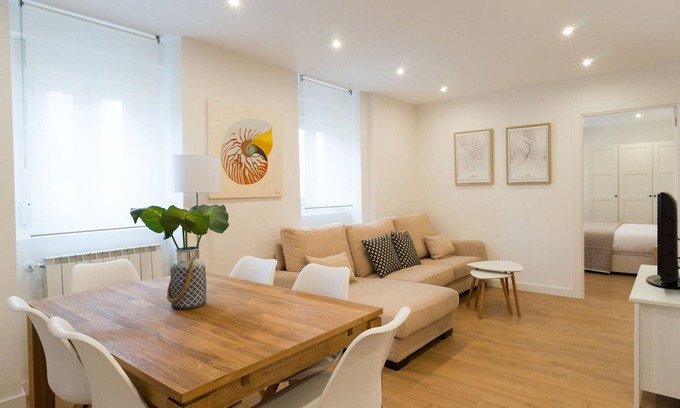 San Sebastian Centro Apartment | Experience Arrasate Center: Oceanfront Stay with Spa Access