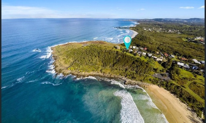 Arrawarra Headland Apartment | Captivating Arrawarra Headland - Ocean Views & Family-Friendly