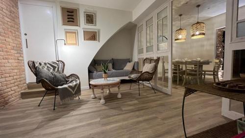 L'Ampolla Apartment | Oceanfront Arrels Apartments with Excellent Guest Ratings
