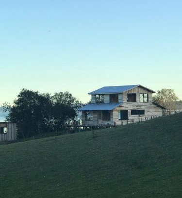 Puqueldon Apartment | Relaxing Beachfront Retreat at Puqueldón, Chiloé