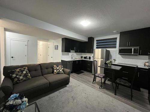 Calgary Apartment | Arriva Homestay