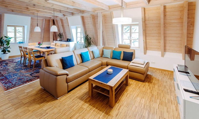 Forchheim Apartment | Experience Your Perfect Getaway with Ocean Views & Pool