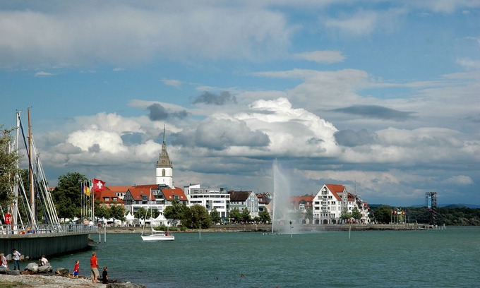 Waggershausen Apartment | Relax and Unwind: Family-Friendly Stays with Pool Access