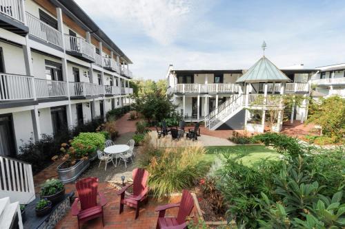 Wilmington Historic District Hotel | Discover ARRIVE Wilmington: Pet-Friendly 4-Star Retreat