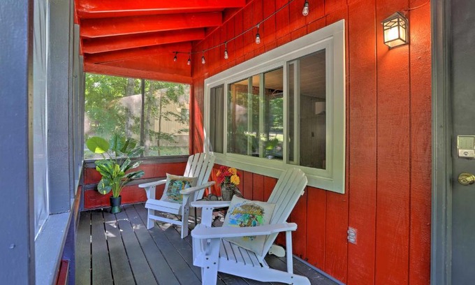 Thornhurst House | Cozy Retreat with Fireplace & Arrowhead Lake Amenities