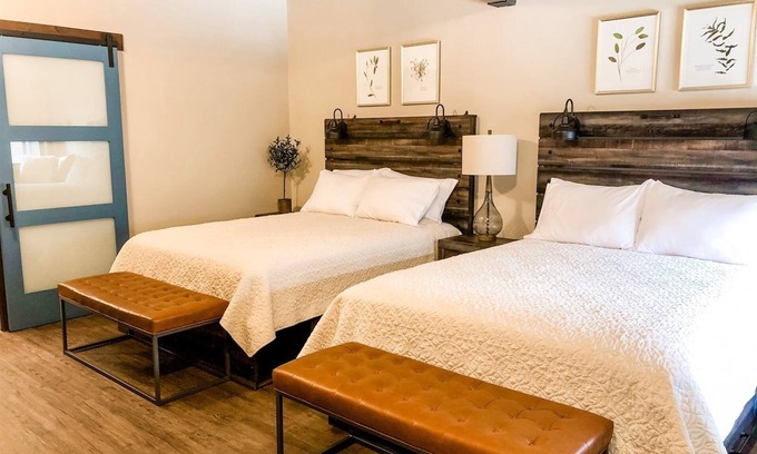 West Yellowstone Apartment | Relax at Arrowhead Lodge Unit 7 with Lake View & Breakfast