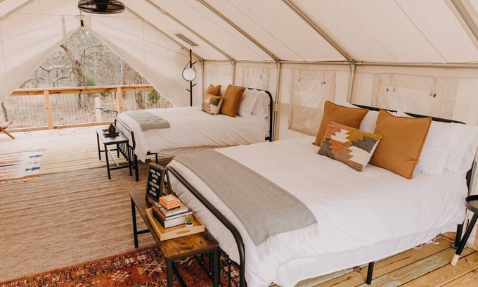 Silver Creek RV Rental | Pet-Friendly Arrowhead Tent at Kingston Downs Awaits You