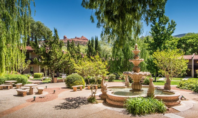 Uptown Sedona Resort | Experience Comfort at Arroyo Roble Resort with Spa & Pool
