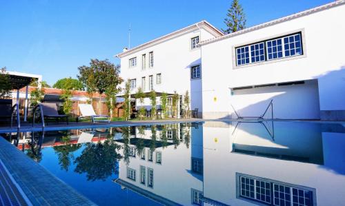 Carcavelos Bed & Breakfast | Art 4 You Carcavelos Suites