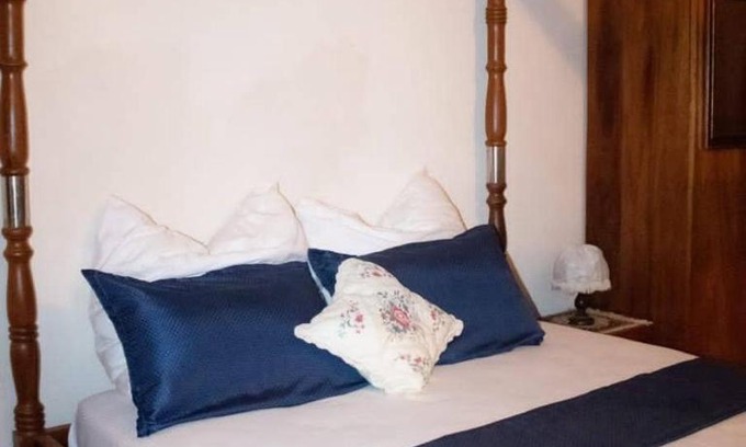 Akyinim Apartment | Art and Leisure-EB: Family-Friendly Stay with Breakfast