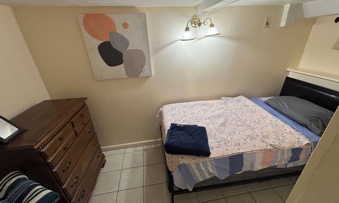 Elmont Apartment | Cozy Art Apartment in Elmont, NY - Near JFK Airport