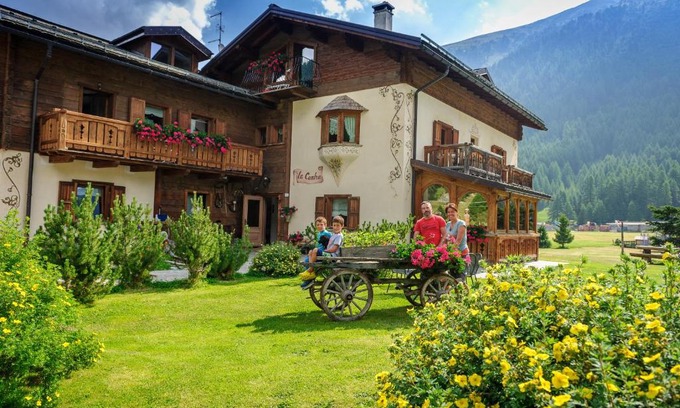 Livigno Apartment | Pet-Friendly Art Apartments Casa Lapis with 9.6/10 Rating