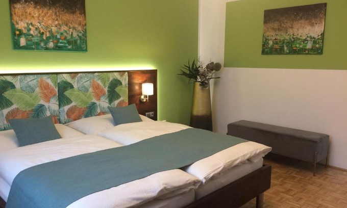 Groedig Apartment | Art Chic: Your Exceptional Child-Friendly Getaway