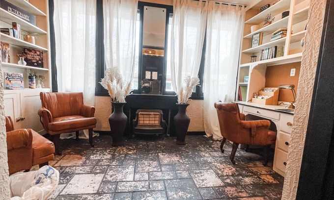 Ogden House | Art Deco Adventure Hub in Ogden with Family-Friendly Amenities