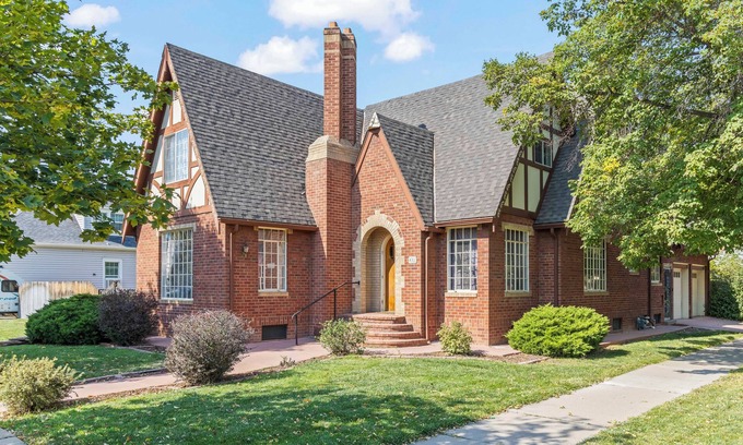 Canon City House | Art Deco House w/Hot Tub and Gym