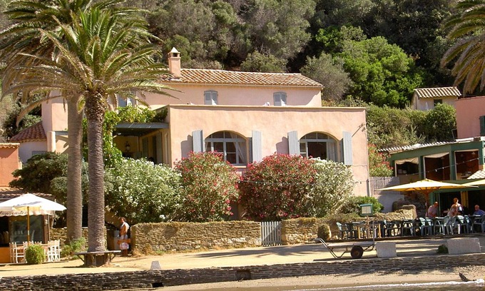 Port-Cros House | Elegant Art-Deco Villa with Ocean View in Port-Cros