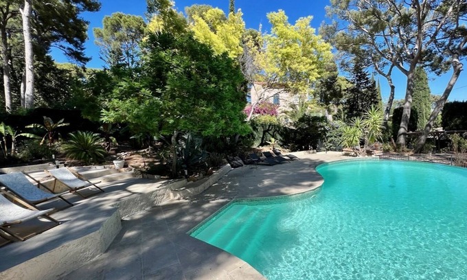 La Ciotat Villa | Elegant Art Deco Villa by the Sea with Private Pool & Spa