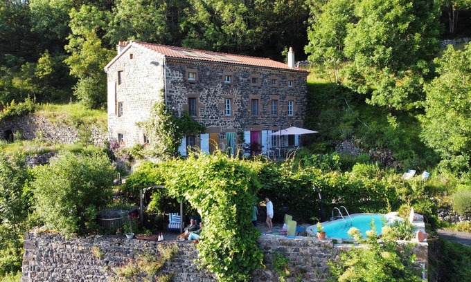Saint-Berain House | Discover Art et Création: Poolside Retreat with Top Ratings