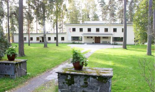 Maenttae-Vilppula Hotel | Experience Art Hotel Honkahovi with Oceanfront Views