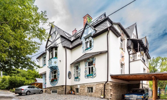 Decin Apartment | Art-House Apartment with Terrace - Rated 9.5/10 by Guests