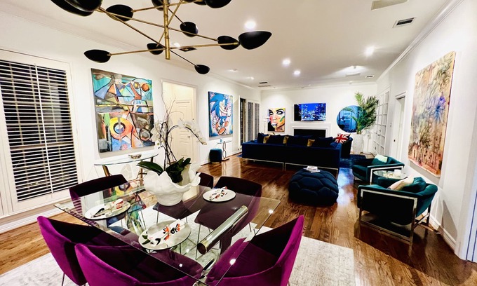 Dallas House | Discover ART HOUSE: 5 Mins from Highland Park Village
