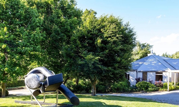 Lower Shotover House | Art House Oasis in Sculpture Garden with Spa & Kitchen