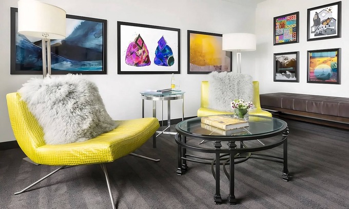 Lower Allston Hotel | Art Lover’s Retreat: Pet-Friendly Space Near Harvard